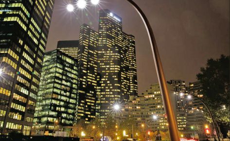 La Défense (92) Nachtelijke compositie van de cirkelvormige boulevard
